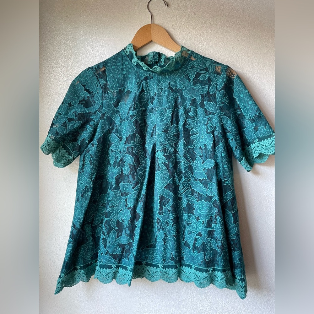 Anthropologie HD in Paris woman’s teal lace blouse size 4 GUC